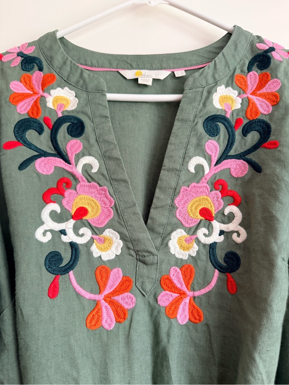Boden Women’s Alder Green Linen Dress with Embroidered Floral Accents 10 - Picture 3 of 8